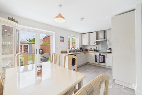 3 bedroom semi-detached house for sale, Ferny Close, Overseal