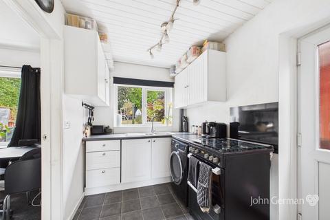 3 bedroom semi-detached house for sale, Auden Way, Stafford