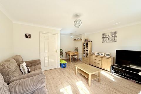 3 bedroom end of terrace house to rent, The Lane, Fawley, Southampton