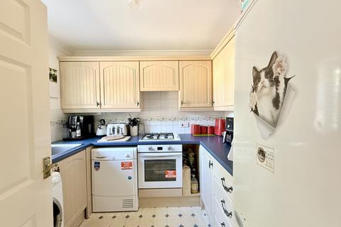 3 bedroom end of terrace house to rent, The Lane, Fawley, Southampton