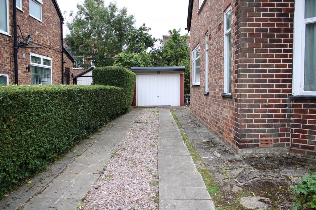 Drive &amp; Garage