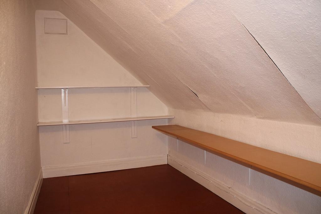 Walk in cupboard