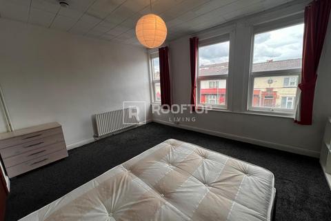 1 bedroom in a house share to rent, Walmsley Road, Leeds LS6