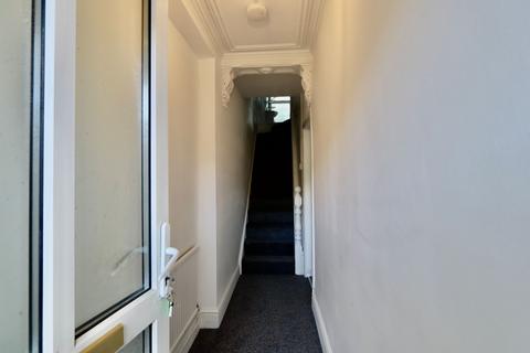 3 bedroom terraced house to rent, Queens Road, Elliots Town, NP24