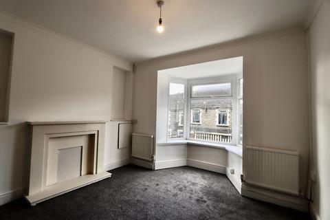 3 bedroom terraced house to rent, Queens Road, Elliots Town, NP24