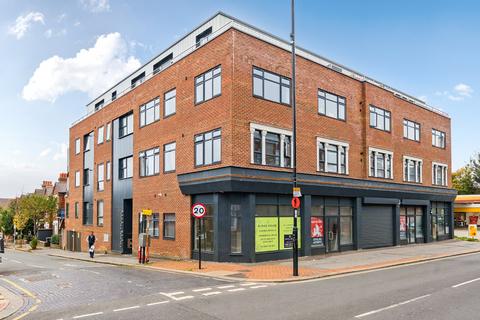 2 bedroom flat to rent, Portland Road, London, SE25