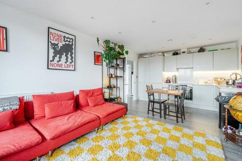 2 bedroom flat to rent, Portland Road, London, SE25