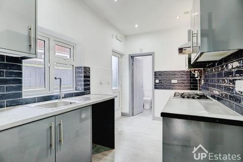 3 bedroom end of terrace house for sale, Eld Road, Coventry