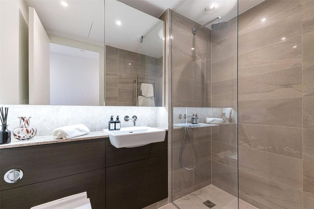 Primary En-Suite