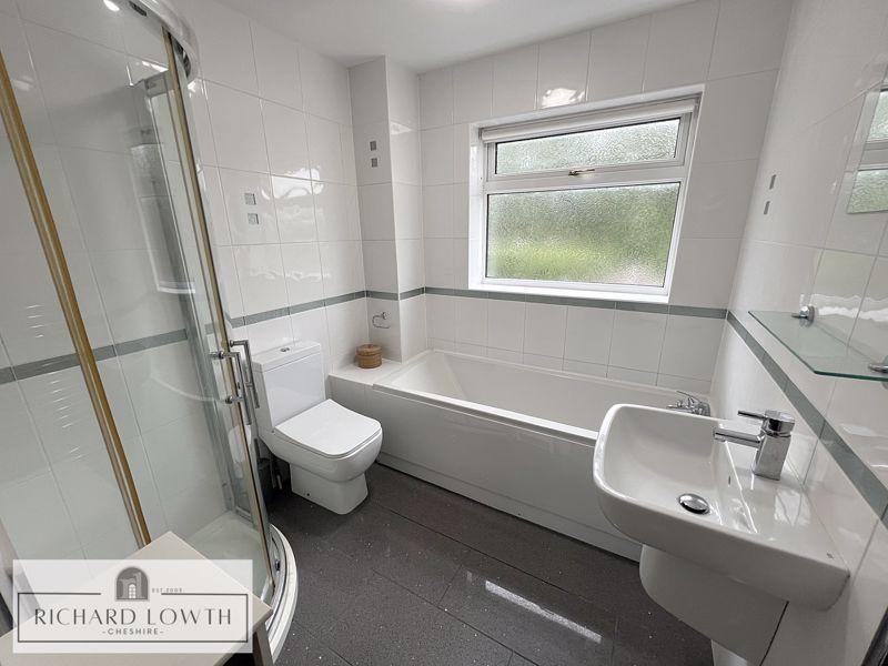 Bath/Shower/WC