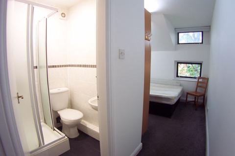 3 bedroom flat to rent, 69 Clarendon Road, Leeds