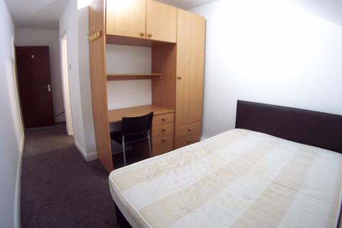 3 bedroom flat to rent, 69 Clarendon Road, Leeds
