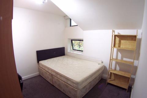 3 bedroom flat to rent, 69 Clarendon Road, Leeds