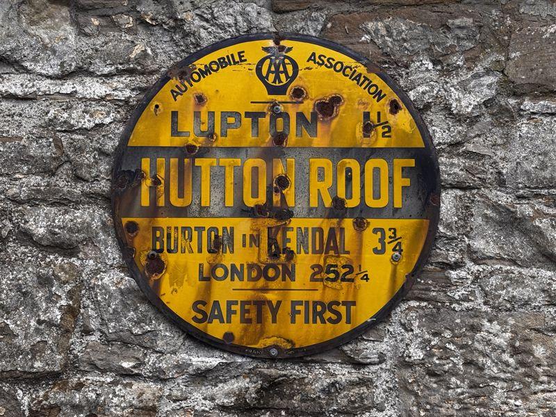 Mile marker sign
