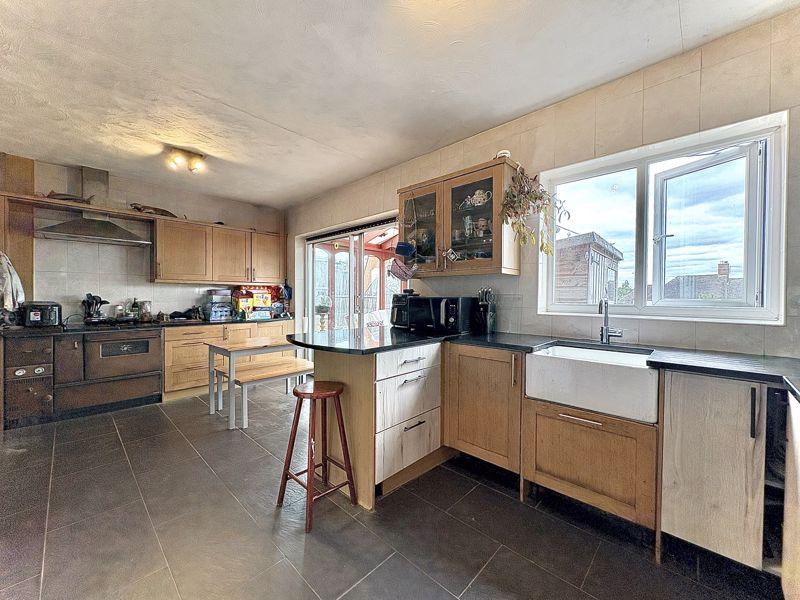 Dining kitchen