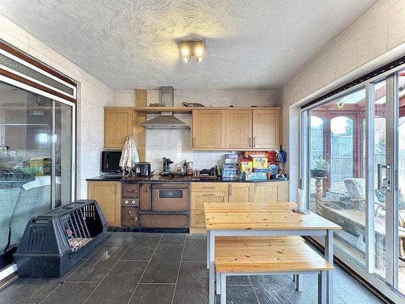 Dining kitchen