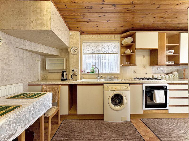 Dining kitchen