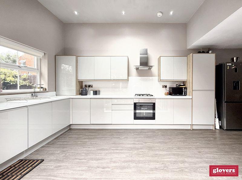 Dining kitchen