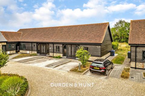 Dennises Lane, South Ockendon, RM15