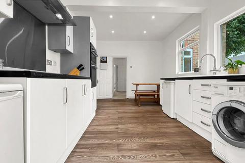 undefined, Demesne Road, Wallington SM6