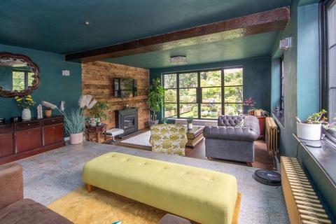 undefined, Eling Hill