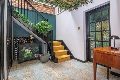 undefined, Eling Hill