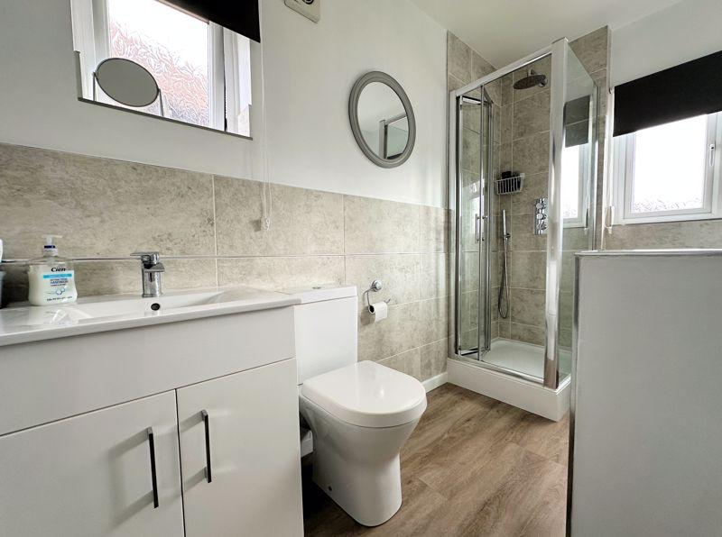 Bath &amp; Shower Room