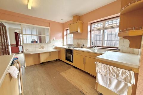 3 bedroom semi-detached bungalow for sale, Sundown Avenue, Dunstable