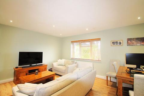 37 Gleneagles Close, Watford, WD19 6LS