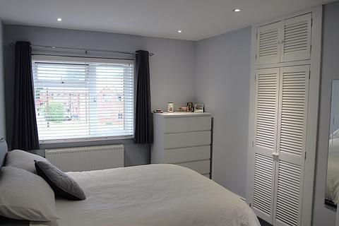 37 Gleneagles Close, Watford, WD19 6LS