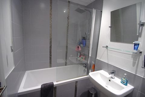 37 Gleneagles Close, Watford, WD19 6LS