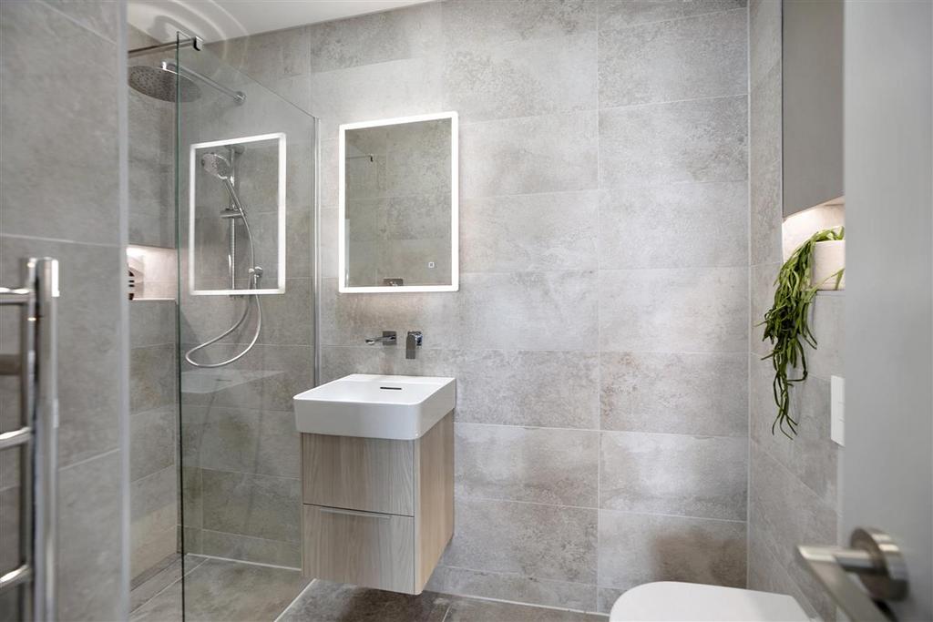 En Suite Shower Room