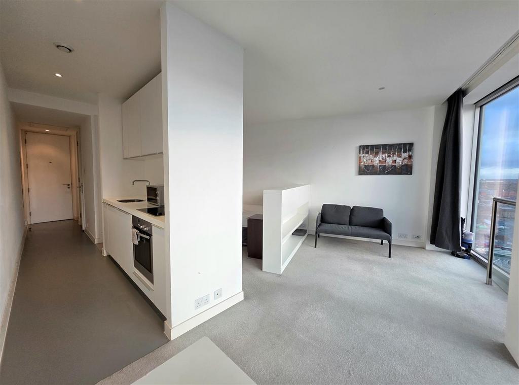 Lounge/Kitchen Area