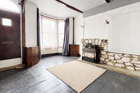 3 bedroom semi-detached house for sale, Tennyson Road, Cowes PO31