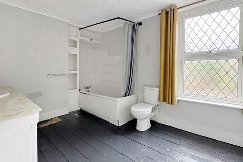 3 bedroom semi-detached house for sale, Tennyson Road, Cowes PO31
