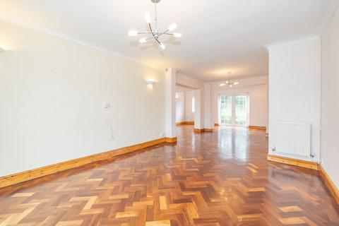 5 bedroom detached house to rent, Harkness Drive, Canterbury, Kent, CT2