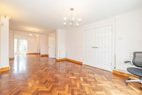 5 bedroom detached house to rent, Harkness Drive, Canterbury, Kent, CT2