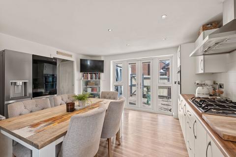4 bedroom detached house for sale, Browns Court, Newark NG22