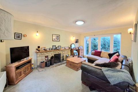 5 bedroom detached house for sale, Park Street, Earls Barton, Northamptonshire NN6