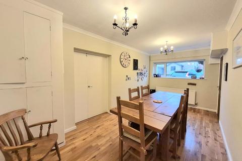 5 bedroom detached house for sale, Park Street, Earls Barton, Northamptonshire NN6