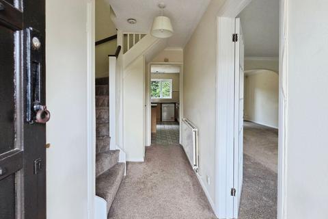 4 bedroom detached house to rent, Baldwin Crescent, Merrow Park
