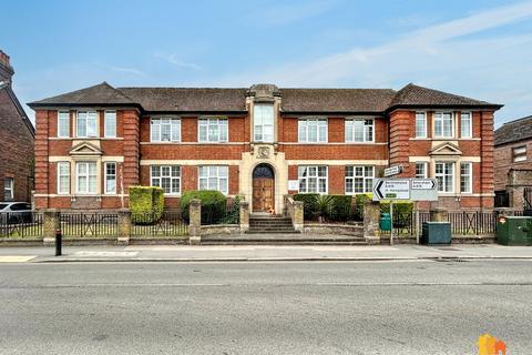 1 bedroom flat for sale, Broad Street, Copsham House, HP5