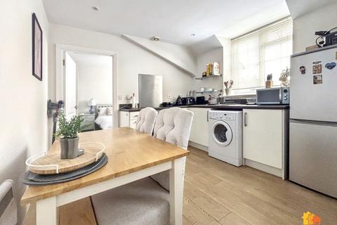1 bedroom flat for sale, Broad Street, Copsham House, HP5