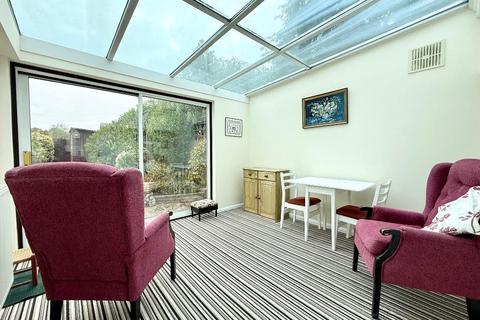 2 Eastfields, Pinner, HA5 2SR