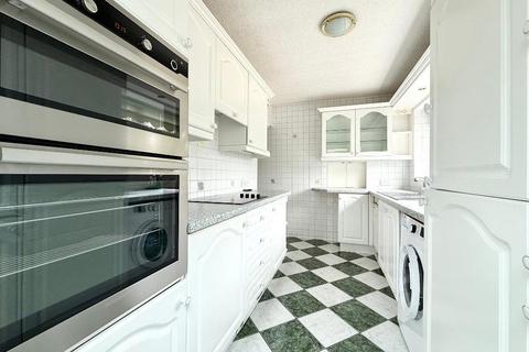 2 Eastfields, Pinner, HA5 2SR