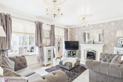3 bedroom detached house for sale, Ludworth Avenue, Marston Green, Birmingham, B37