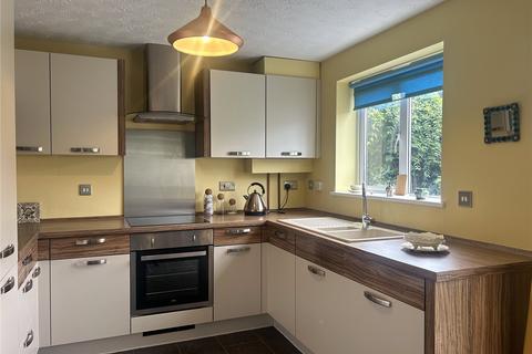 10 Bannach Drive, Chadderton, Oldham, OL9 0QN