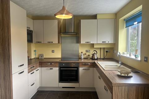 10 Bannach Drive, Chadderton, Oldham, OL9 0QN