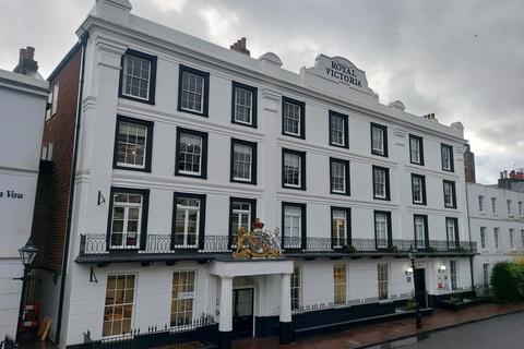 Office to rent, The Pantiles Tunbridge Wells TN2 5TE