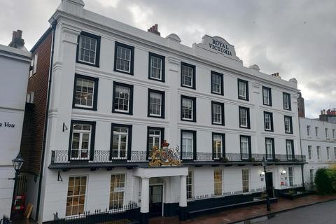 Office to rent, The Pantiles Tunbridge Wells TN2 5TE